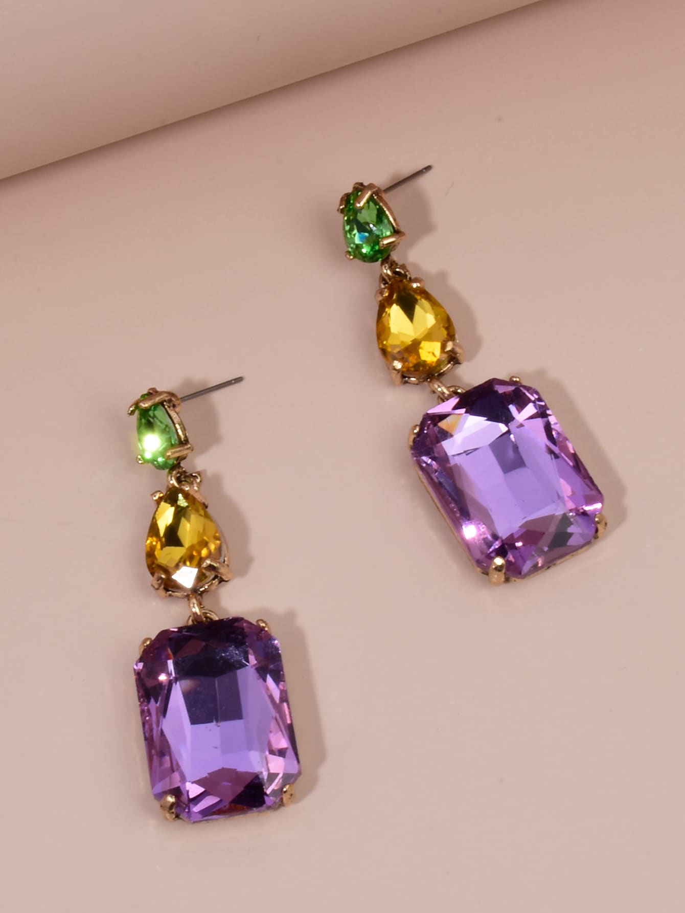 Soigne Earrings (Purple)